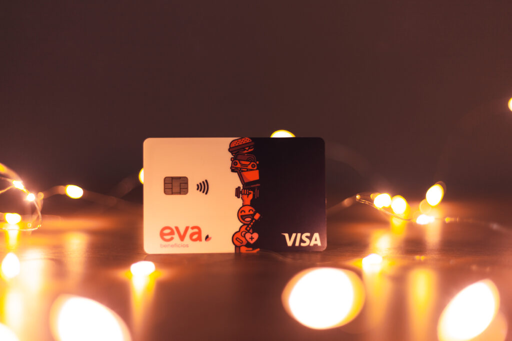Evacard, cartão multibenefícios iluminado