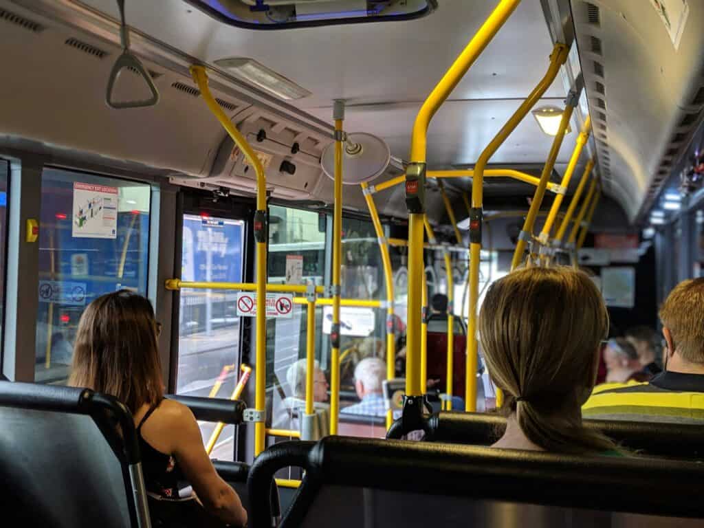 Desconto do vale-transporte: Como Calcular e O Que Diz a CLT