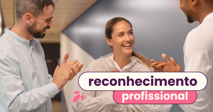 Funcionários aplaudindo uma colega. No título: "reconhecimento de funcionários".