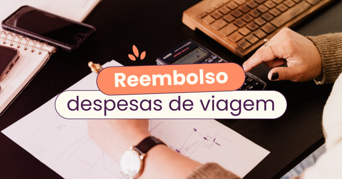 Pessoa mexendo com papéis. No título, 'reembolso de despesas de viagem'.